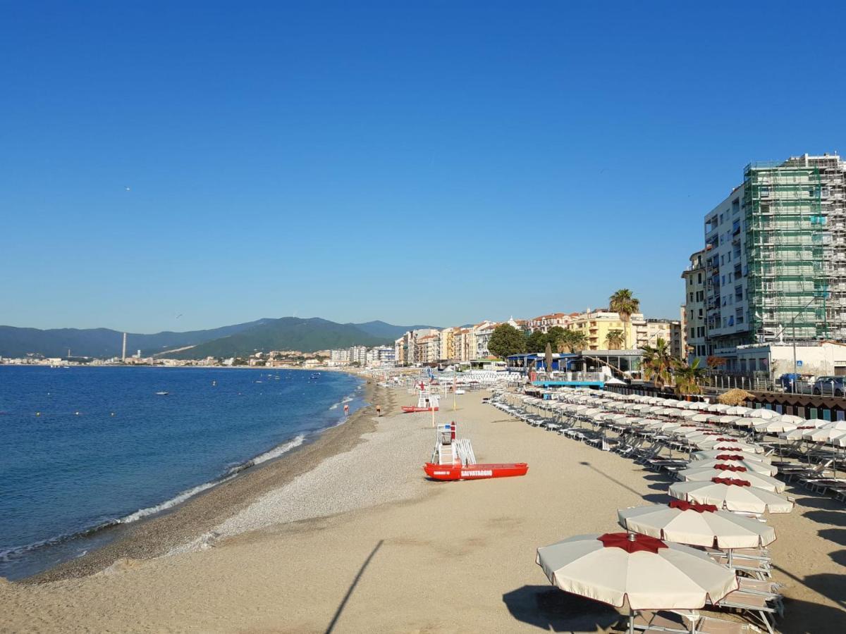 Apartamento La casa del mare Savona Exterior foto